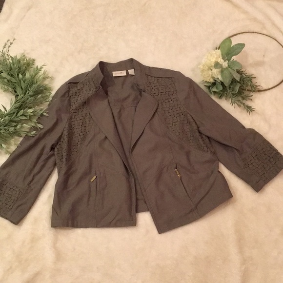 Chico's Jackets & Blazers - Chicos Thinner Weight Open Jacket EUC
